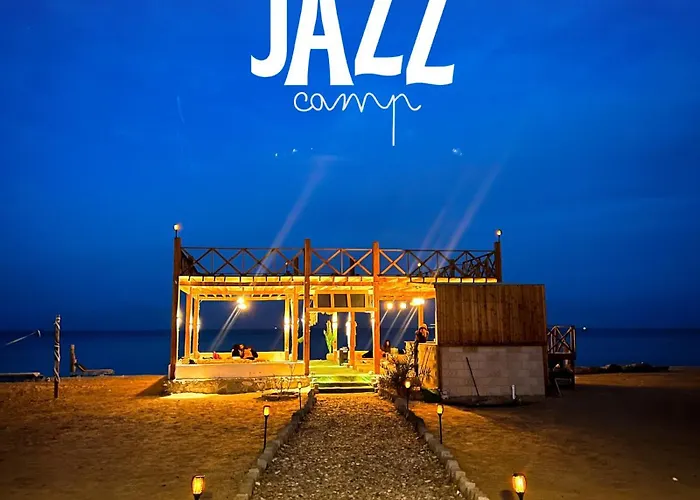 Hotel Jazz Nuwibaa Camp
